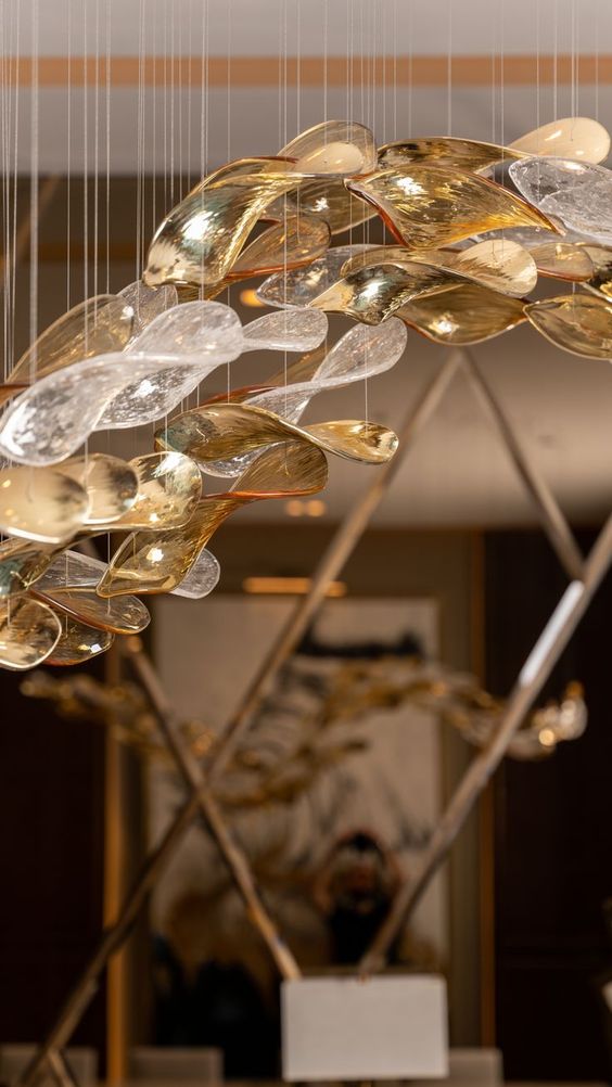 Luxury Glass Leaves Floating Chandelier with High-Quality Finish for Hotel, Villa, Living Room