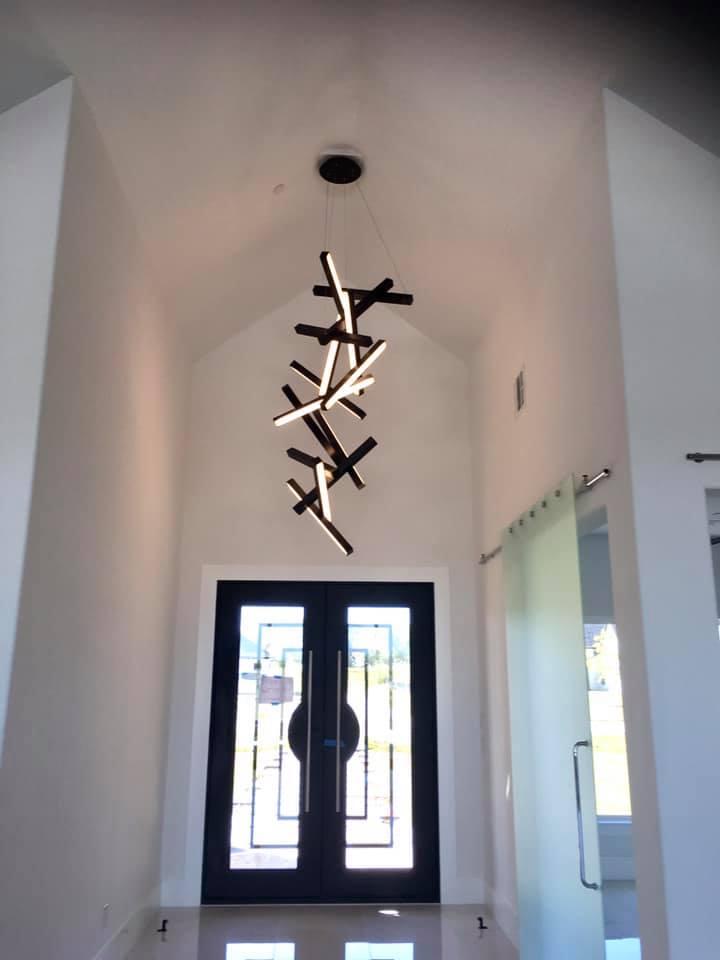 Modern Vertical Geometric Aluminum Chandelier for Staircase / foyer / high-Ceiling