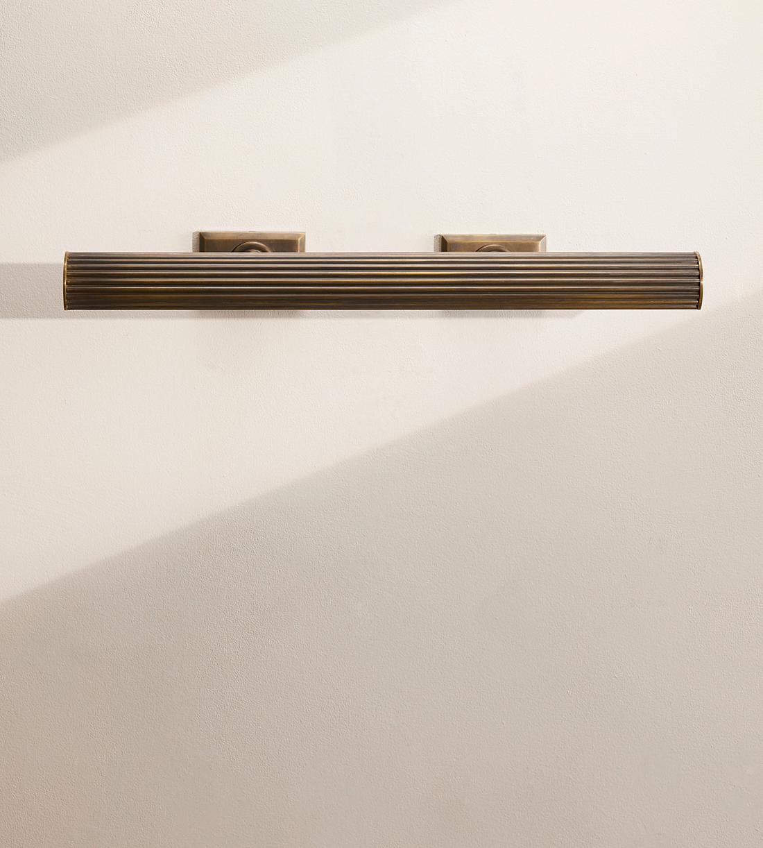 28-Inch Ribbed Brass Picture Light - Erhaus product image 1