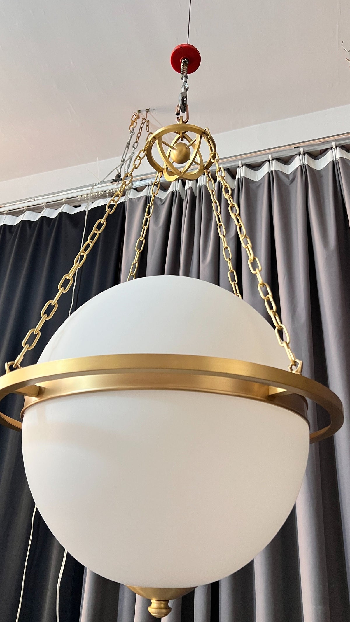 Modern White Globe Chandelier for Living Room / bedroom