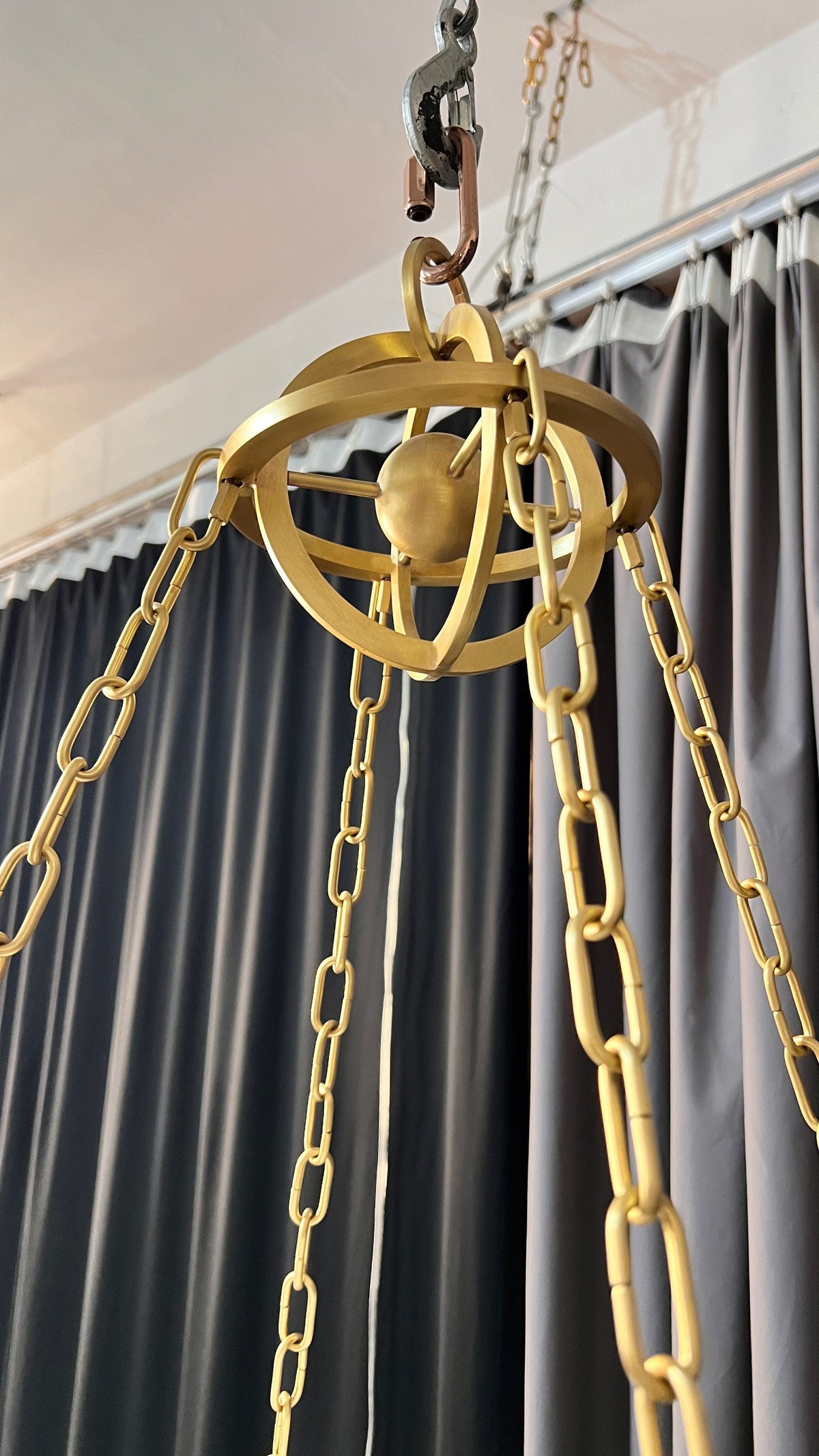 Modern White Globe Chandelier for Living Room / bedroom