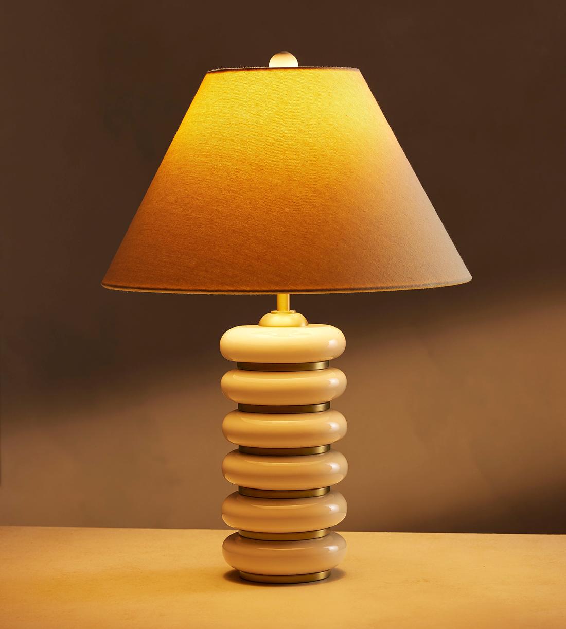 Cream Lacquer Table Lamp with Linen Shade - Erhaus product image 4