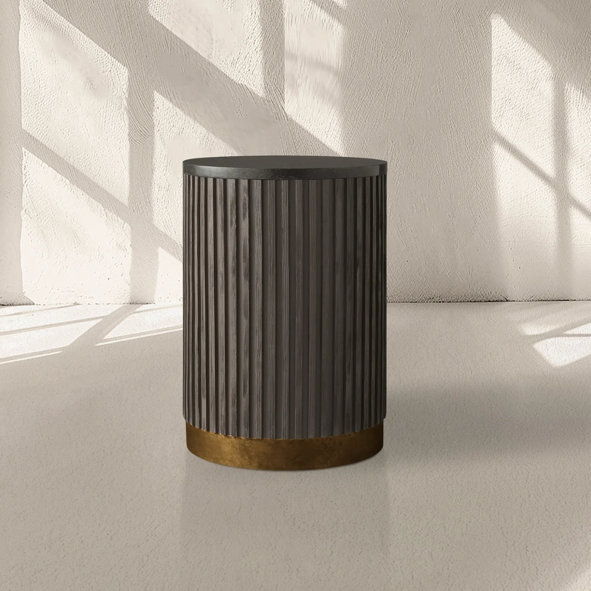 Finnley Pedestal