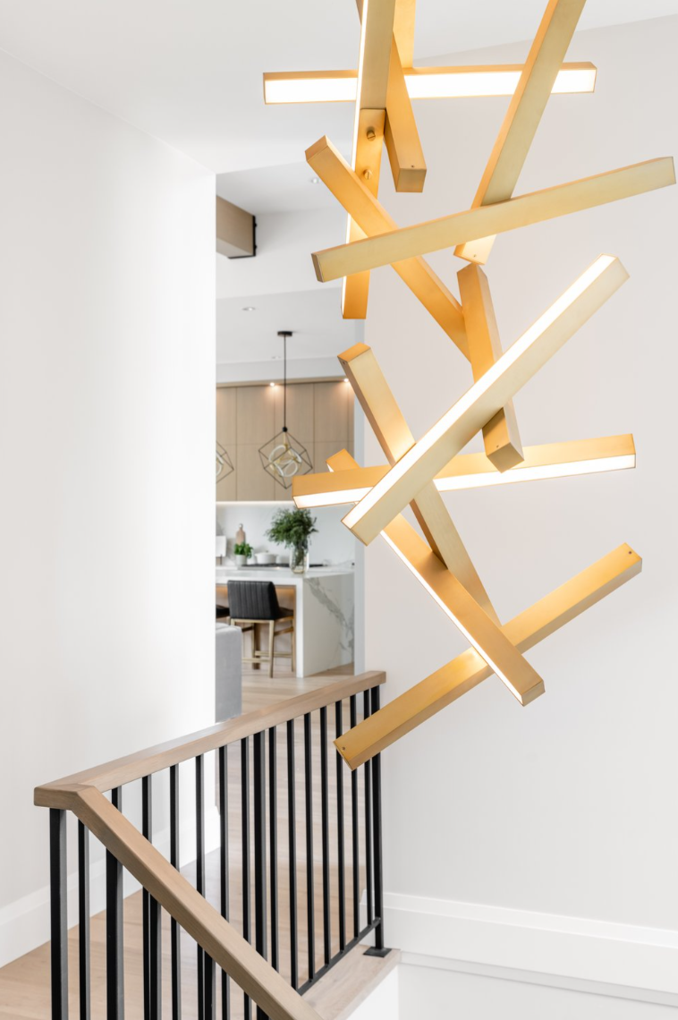 Modern Vertical Geometric Aluminum Chandelier for Staircase / foyer / high-Ceiling