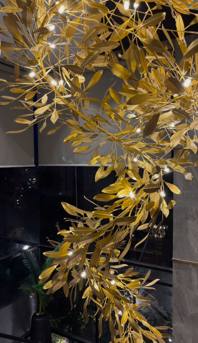 Modern Gold Leaves Tree Chandelier for High-Ceiling