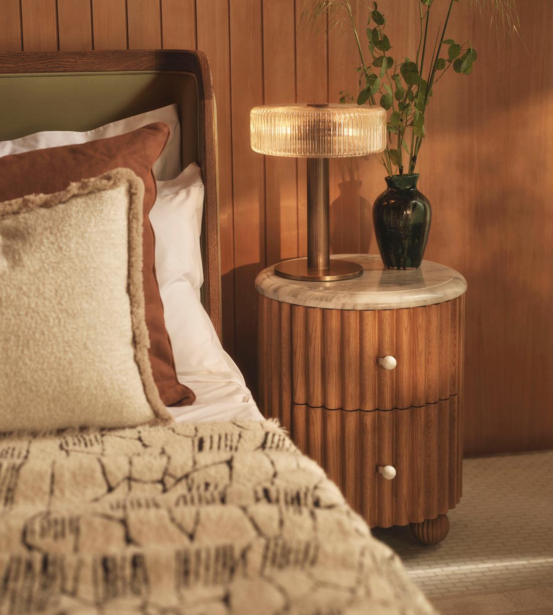 Fluted Glass Table Lamp in Antique Brass - Erhaus product image 4
