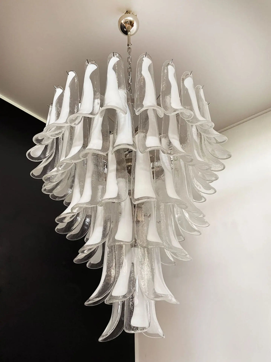 Murano Glass Chandelier – 75 Petals – Transparent