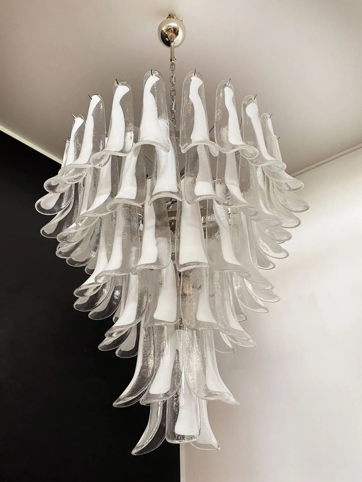 Murano Glass Chandelier – 75 Petals – Transparent