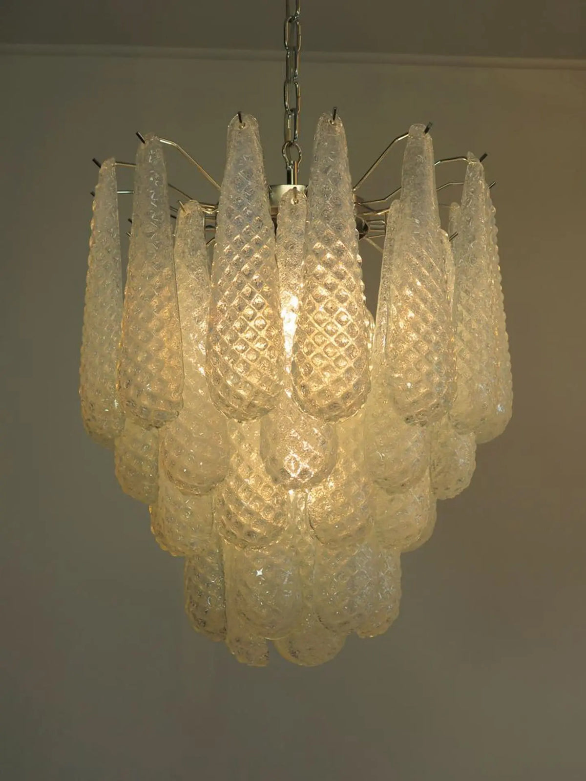 Murano Chandelier – Drop – 41 Glasses – Opalino