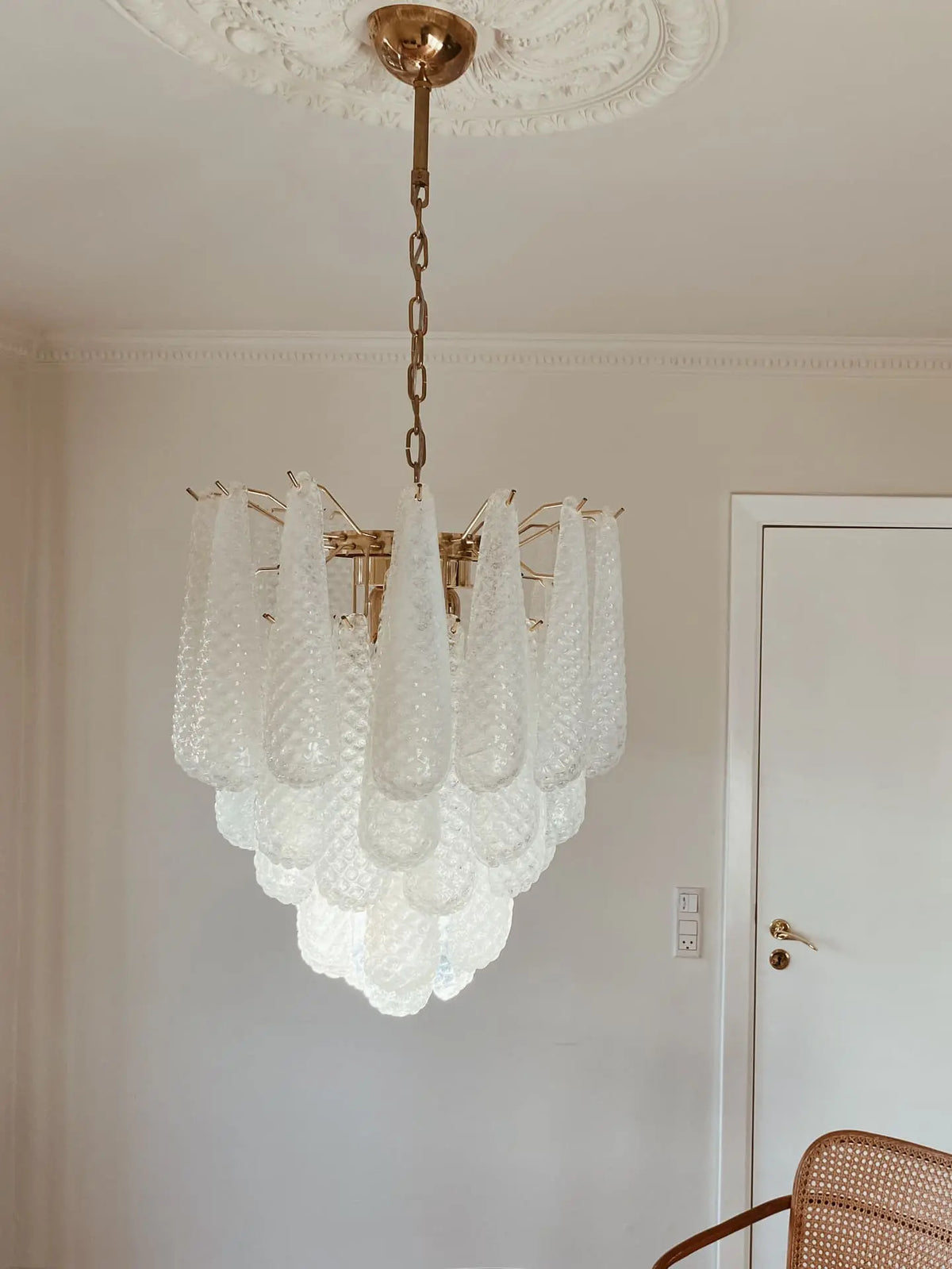 Murano Chandelier – Drop – 41 Glasses – Opalino