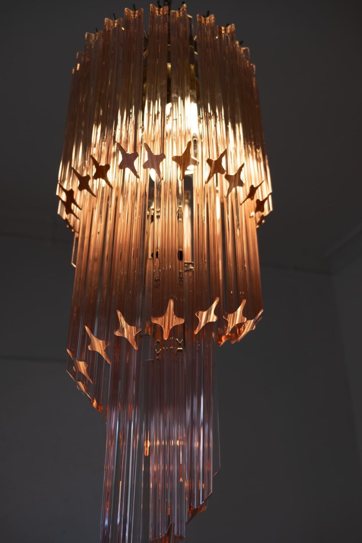 Murano Glass Chandelier – Spiral – 54 Prisms – Pink