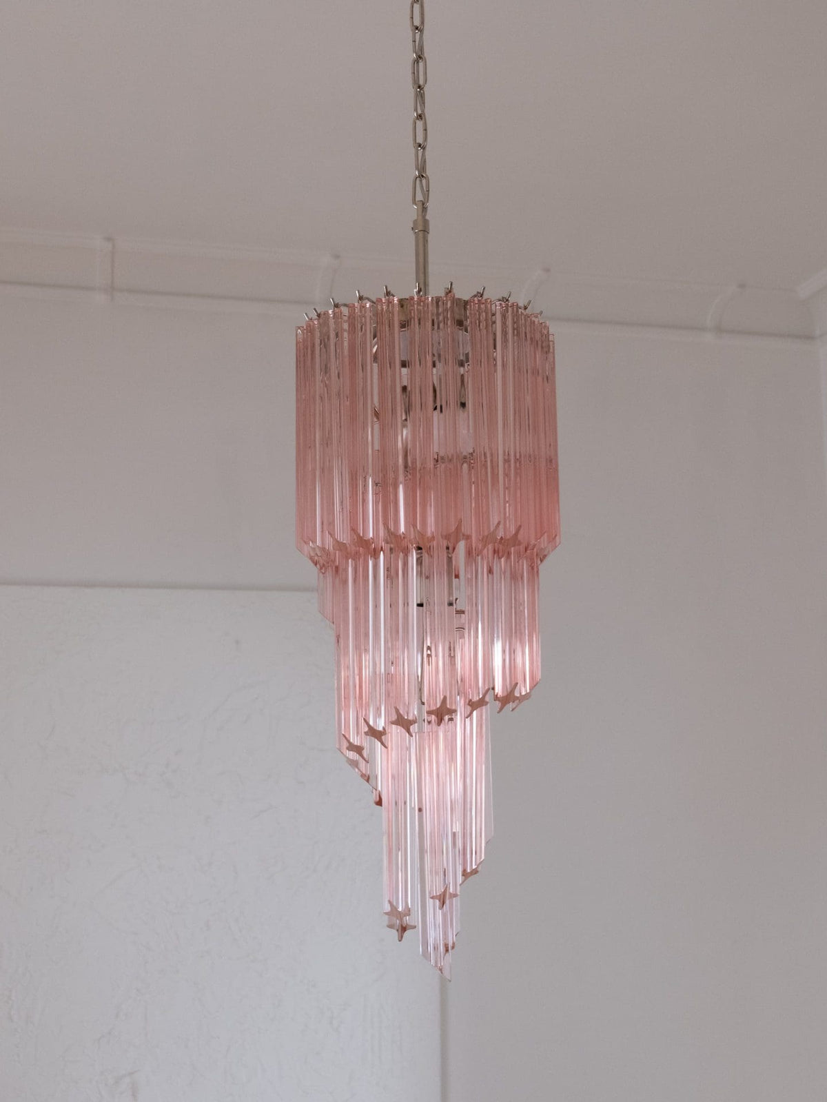 Murano Glass Chandelier – Spiral – 54 Prisms – Pink