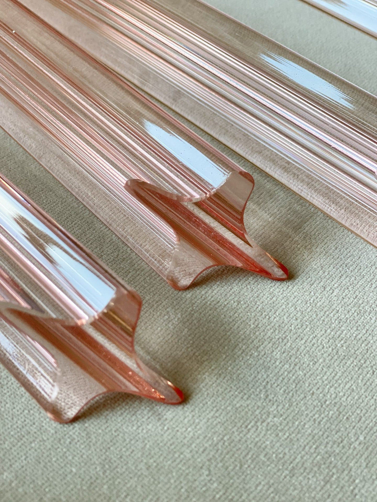 Murano Glass Chandelier – Spiral – 54 Prisms – Pink