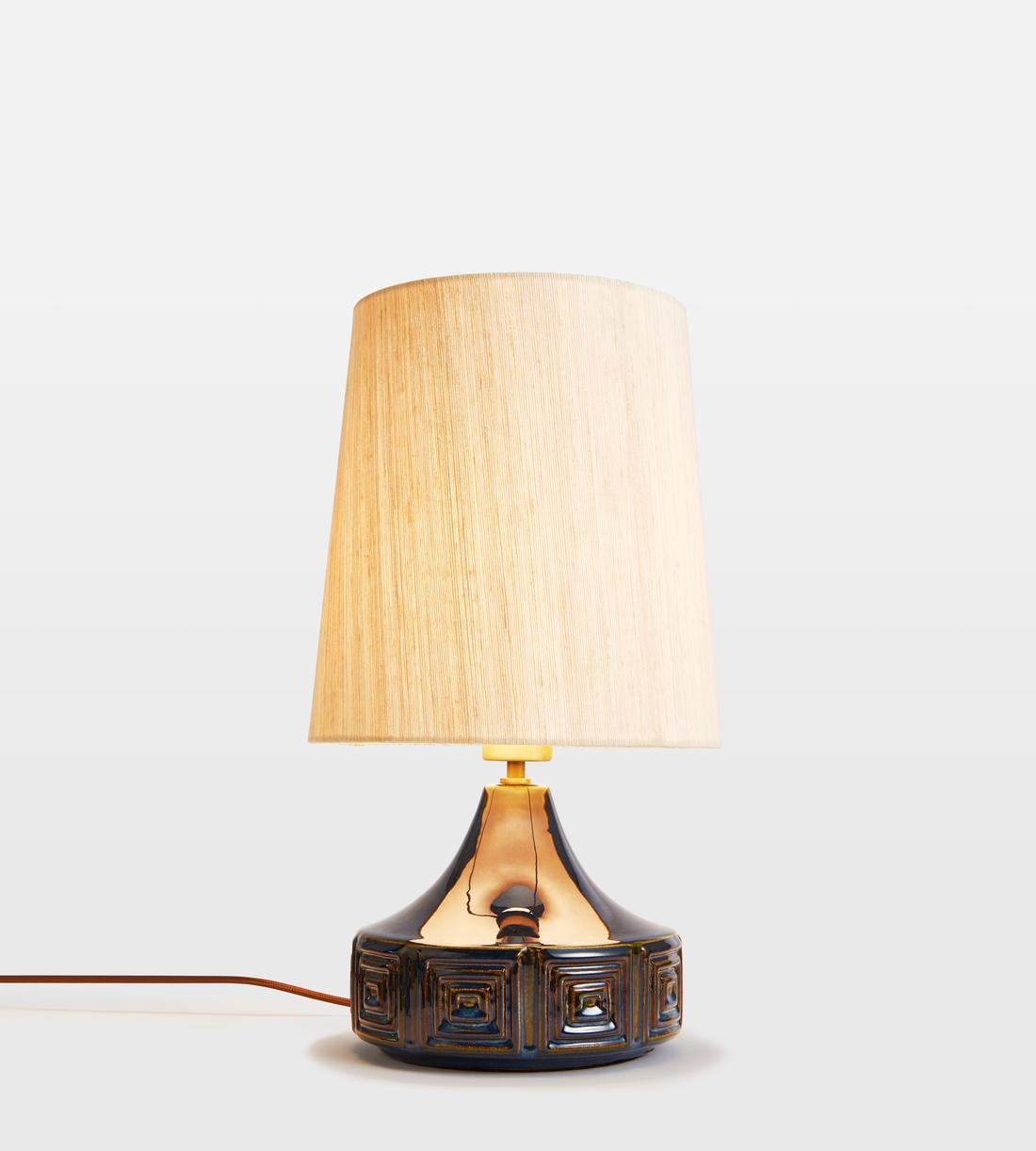 Small Ceramic Table Lamp with Linen Shade - Erhaus product image 2
