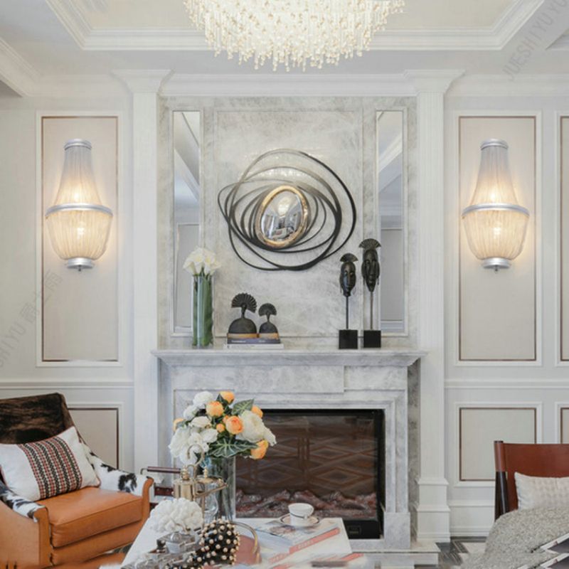 Tassel Aluminum Chain Wall Sconce in Living Room