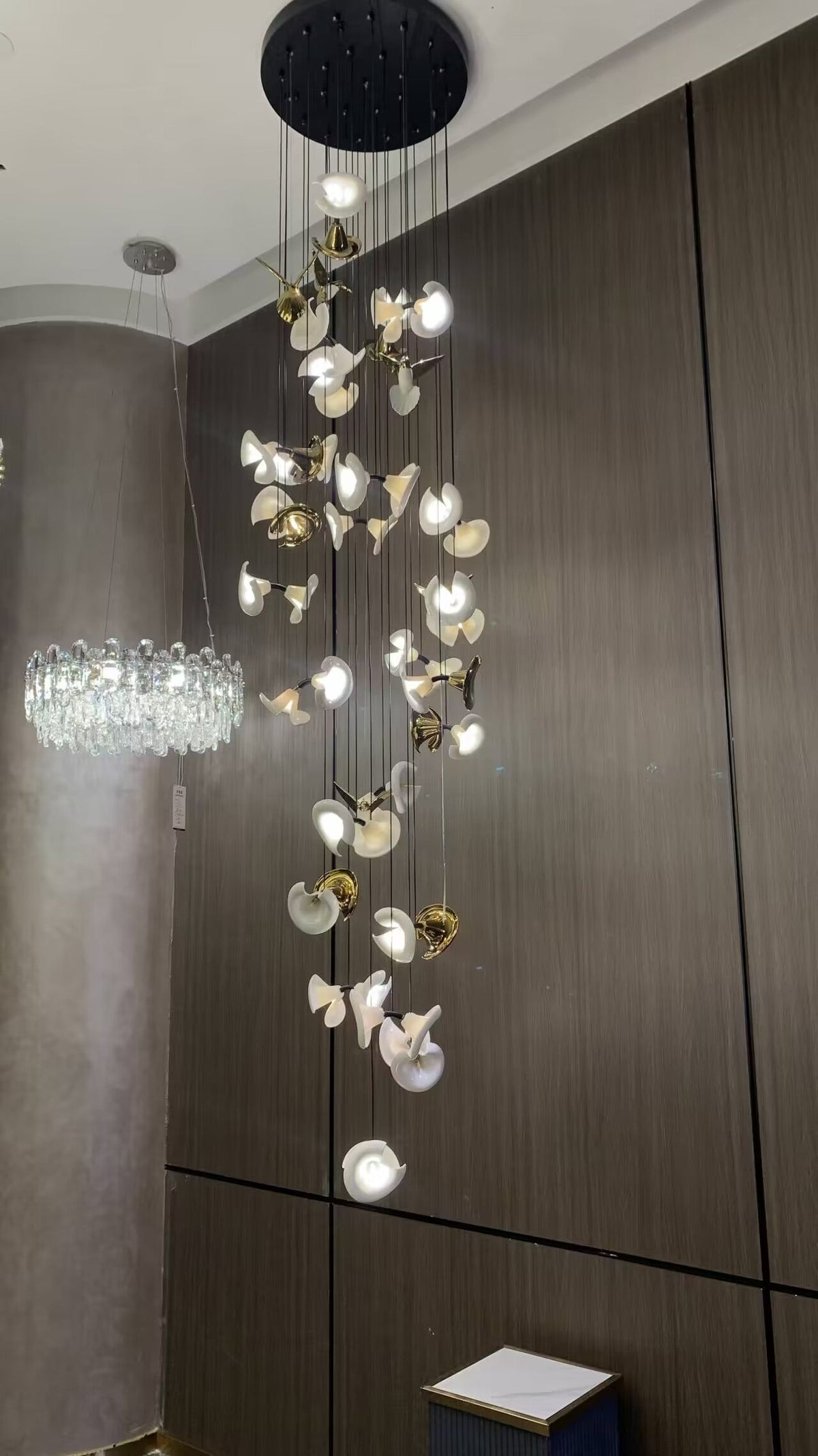 Modern Art Petunia Chandelier for Staircase / foyer / living Room