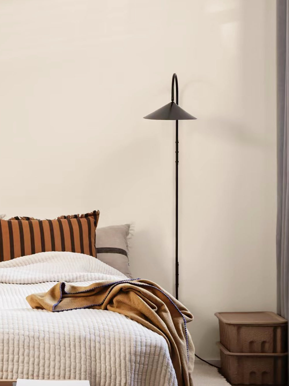 Alocasia Swivel Wall Light