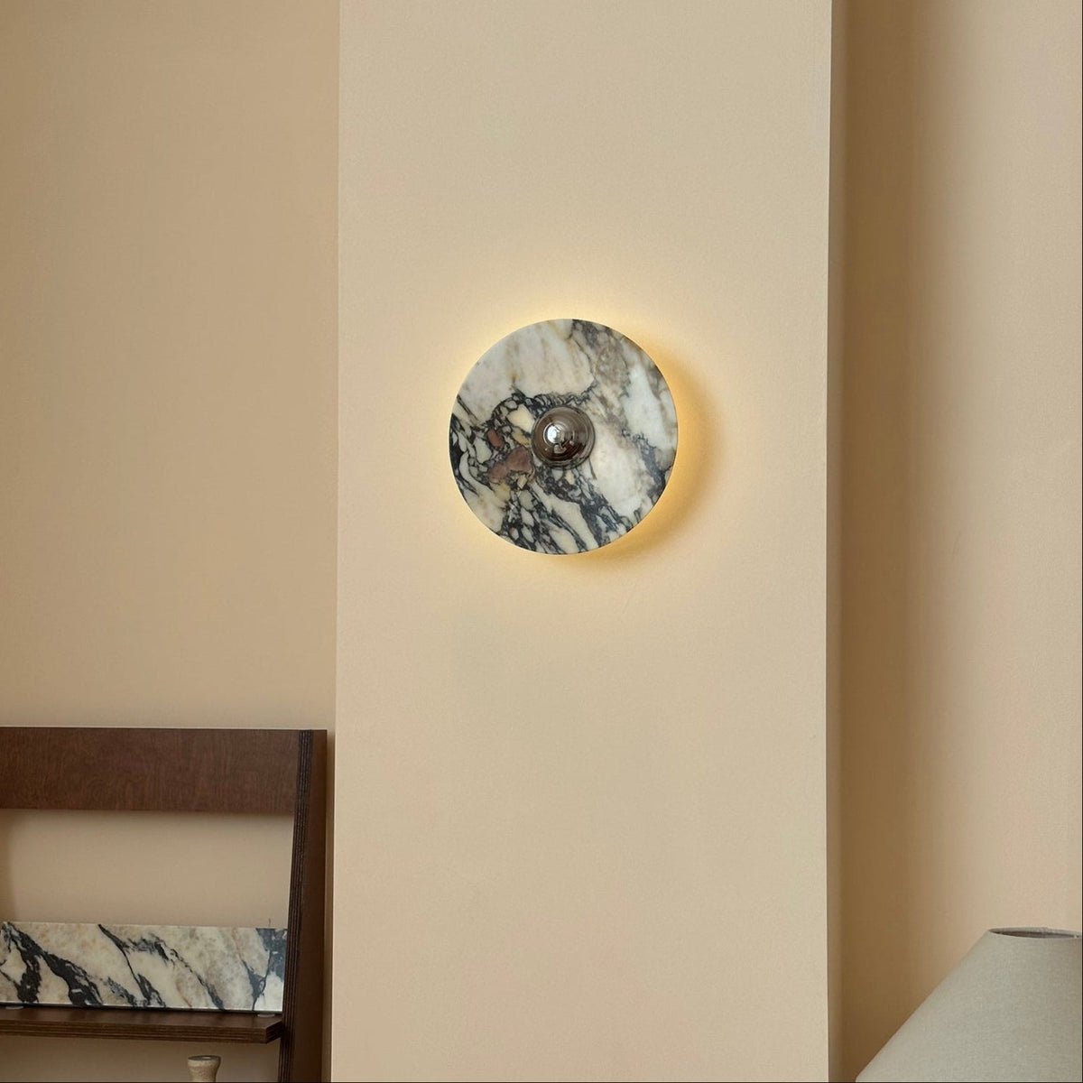Calacatta Round Marble Sconce