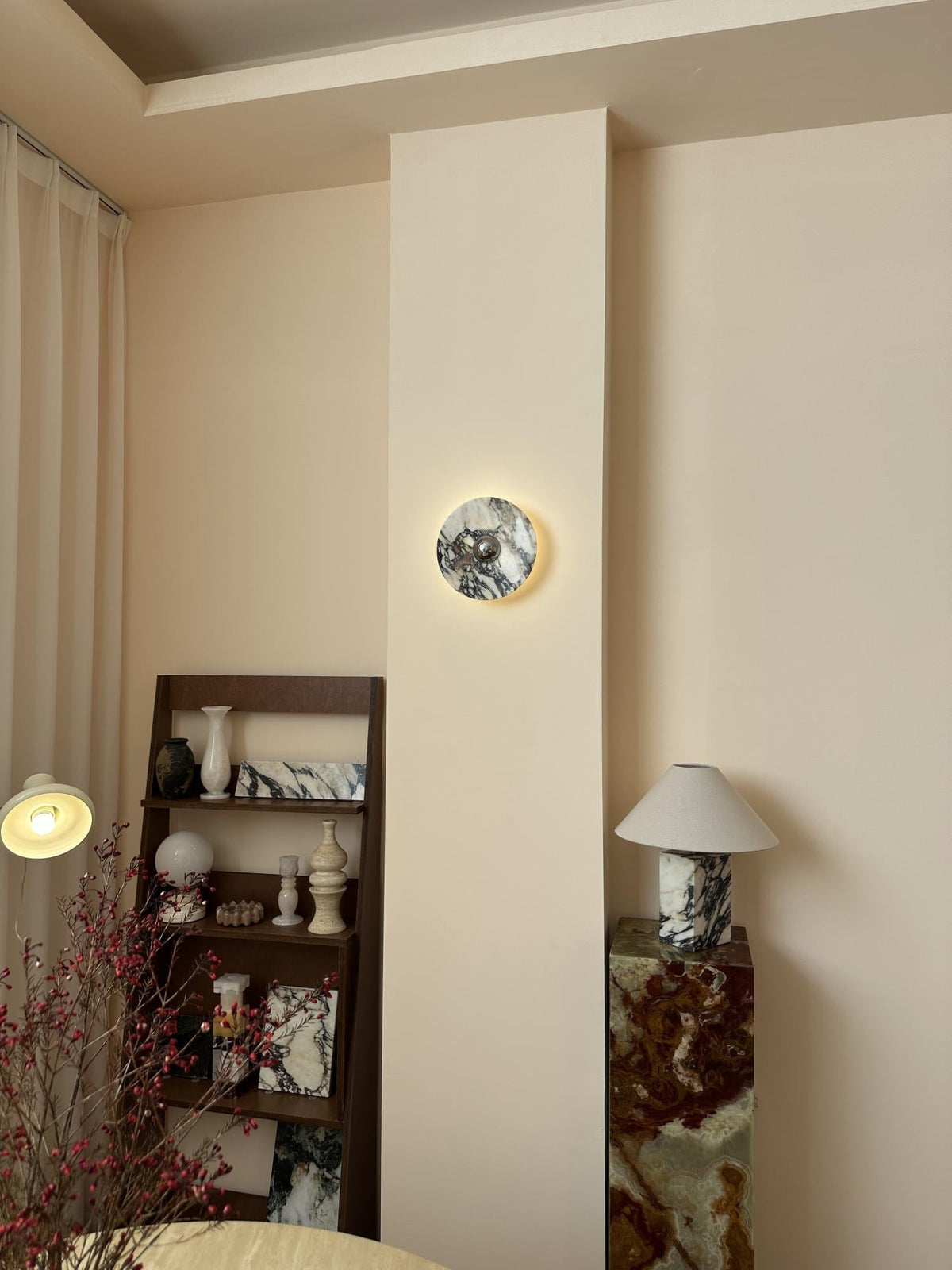 Calacatta Round Marble Sconce