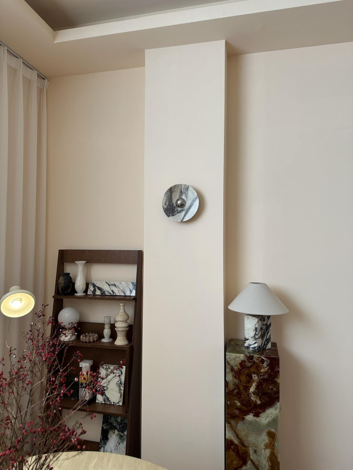 Calacatta Round Marble Sconce