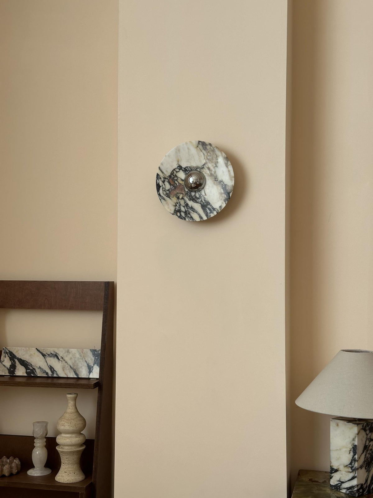 Calacatta Round Marble Sconce