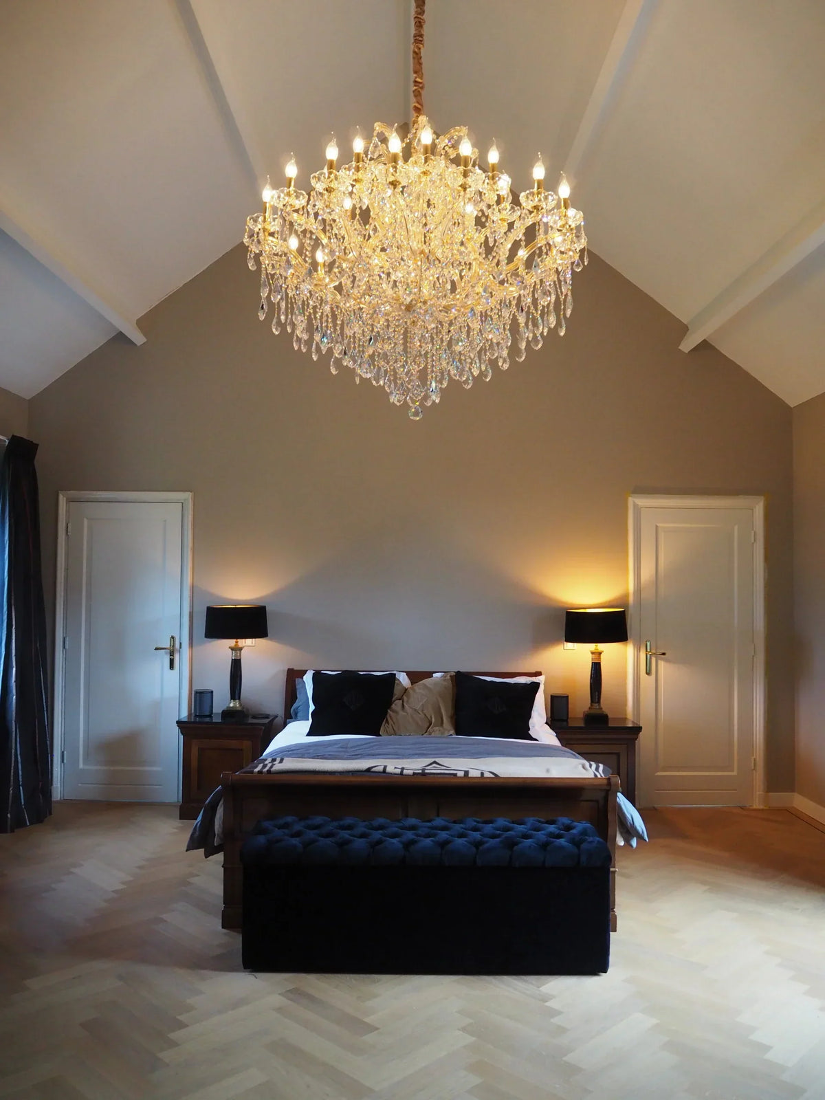 Luxury 25-Light Candle Crystal Chandelier in Gold / chrome Finish