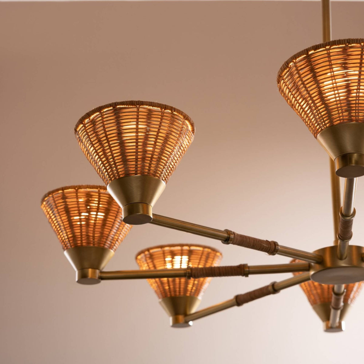 Ventura Chandelier DMC09 product image