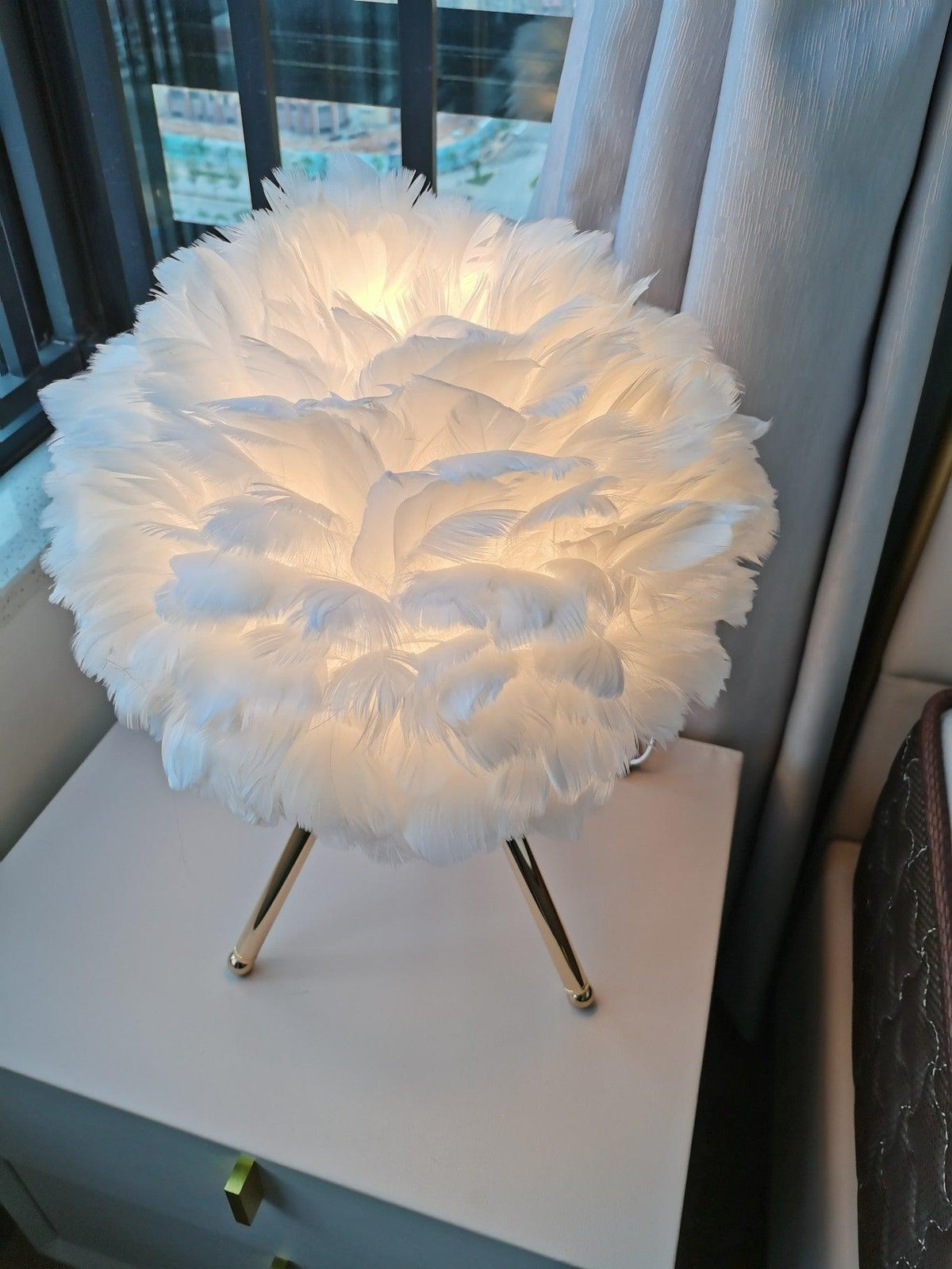 Goose Feather Table Lamp