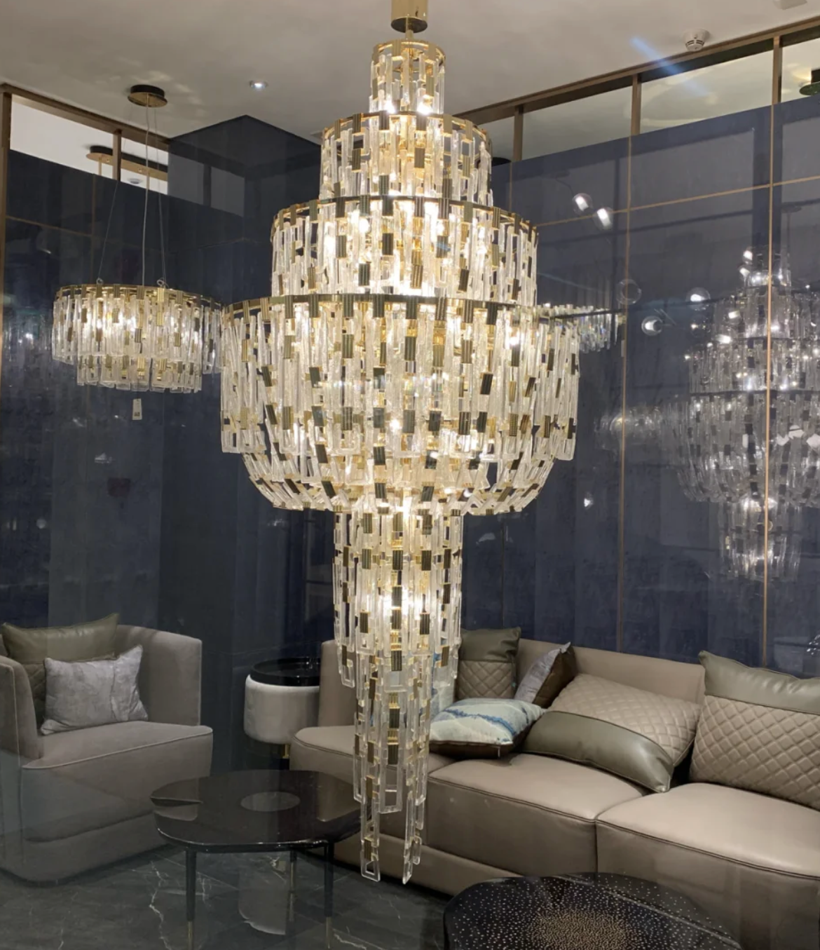 Luxury Multi-Tiered Crystal Glass Buckles Chandelier for High-Ceiling
