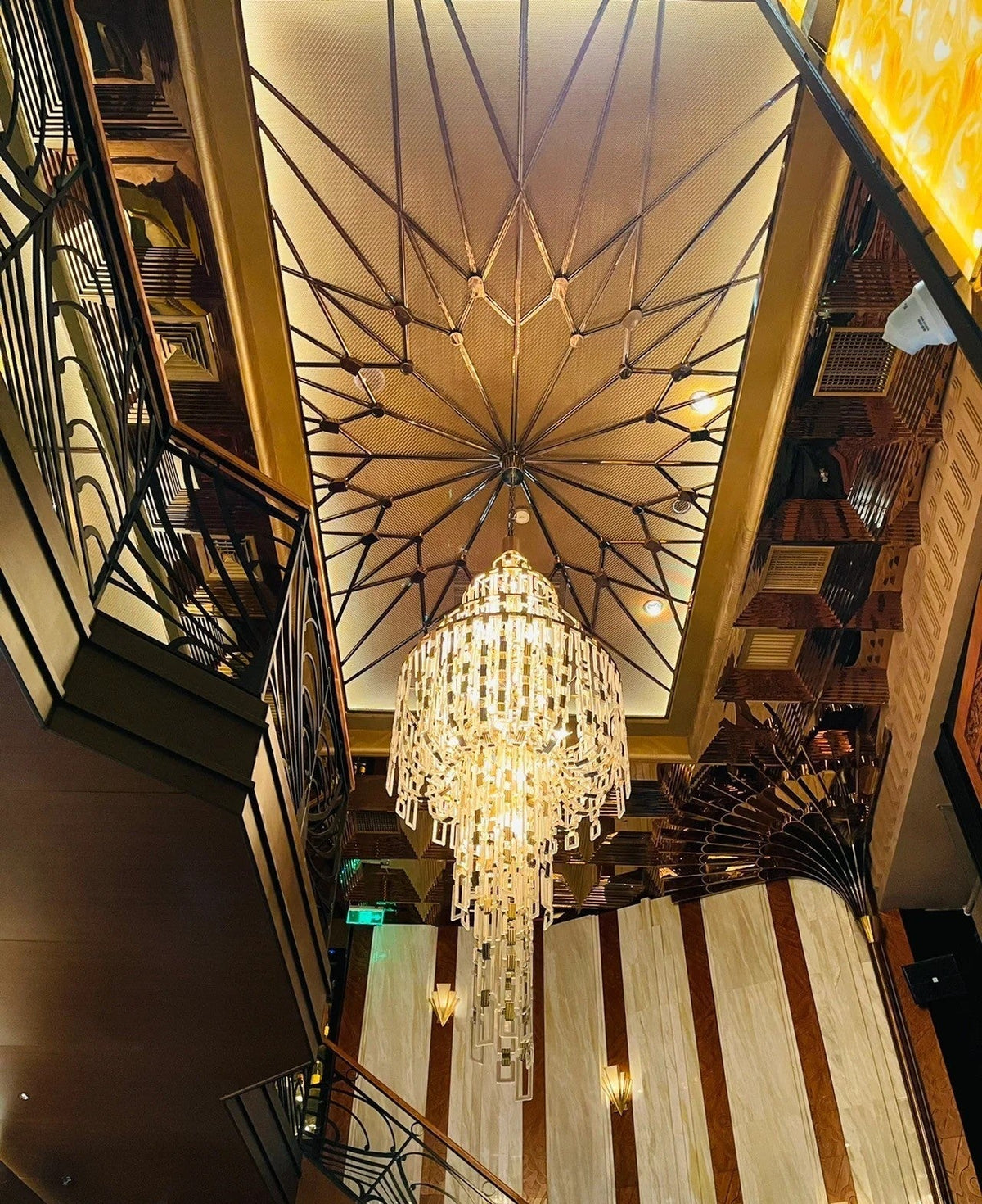 Luxury Multi-Tiered Crystal Glass Buckles Chandelier for High-Ceiling