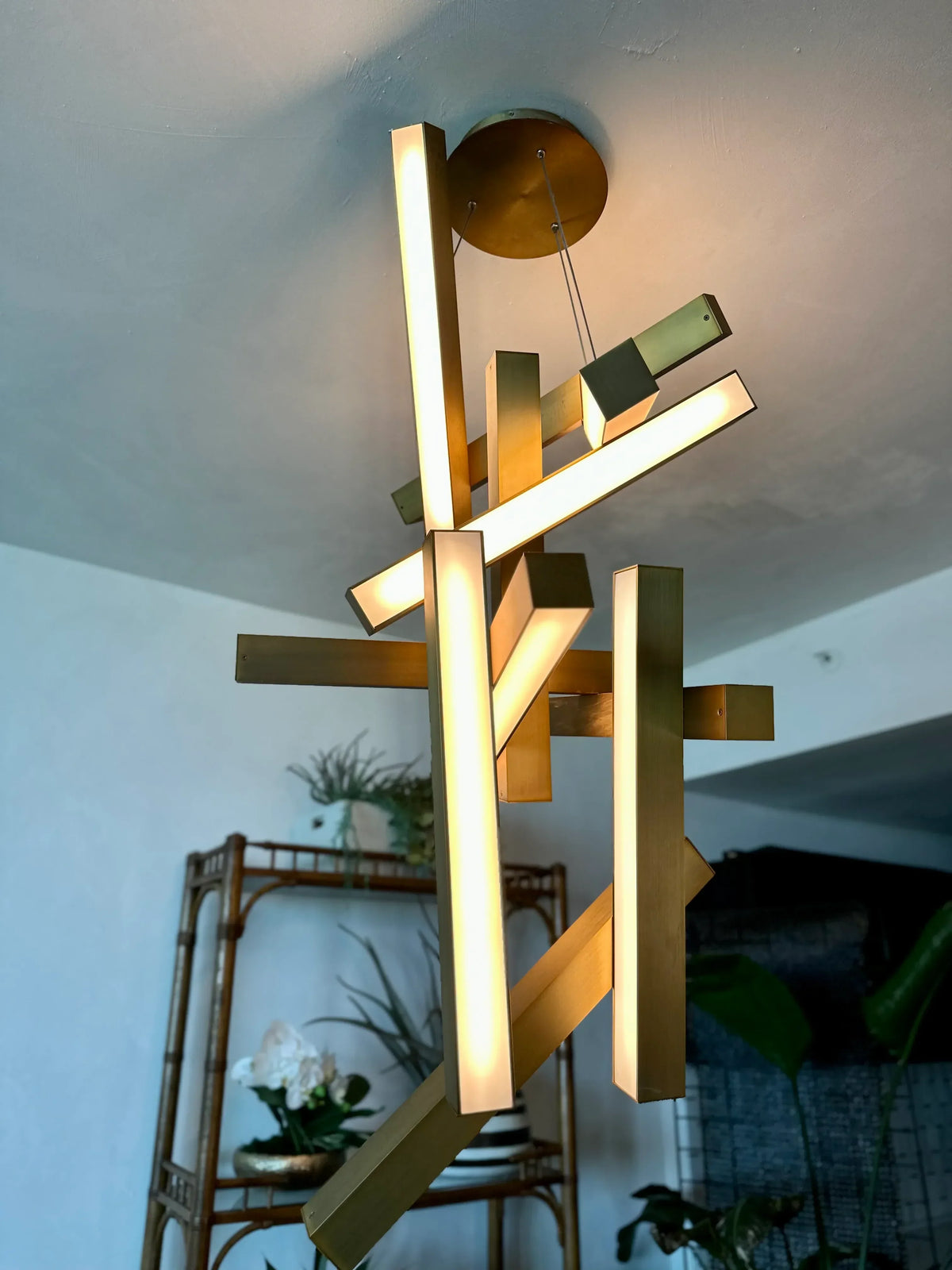 Modern Vertical Geometric Aluminum Chandelier for Staircase / foyer / high-Ceiling