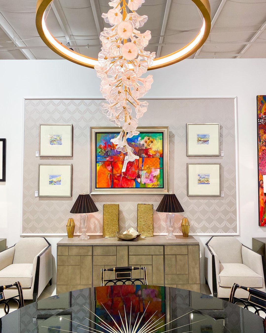 Modern Art Design Vertical Flower Chandelier for Low-Ceiling