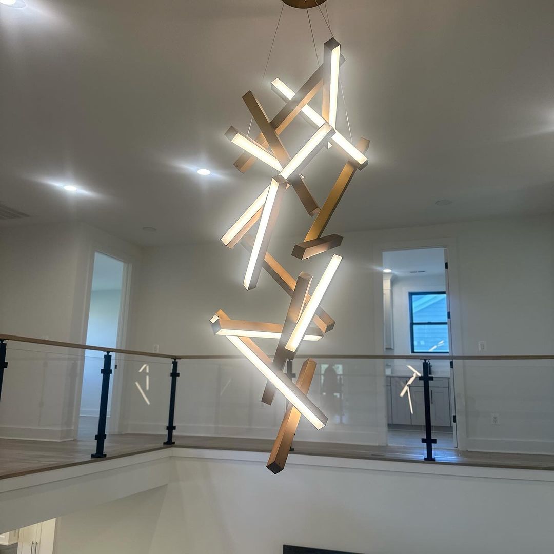 Modern Vertical Geometric Aluminum Chandelier for Staircase / foyer / high-Ceiling