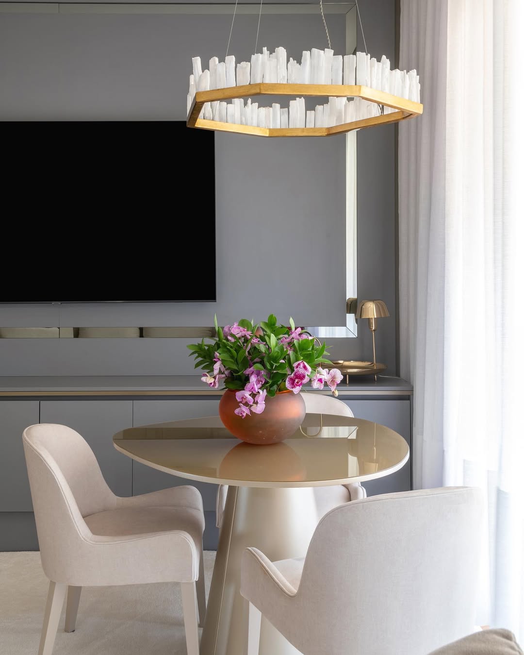 Modern Irregular Natural Crystal Chandelier for Living / dining Room