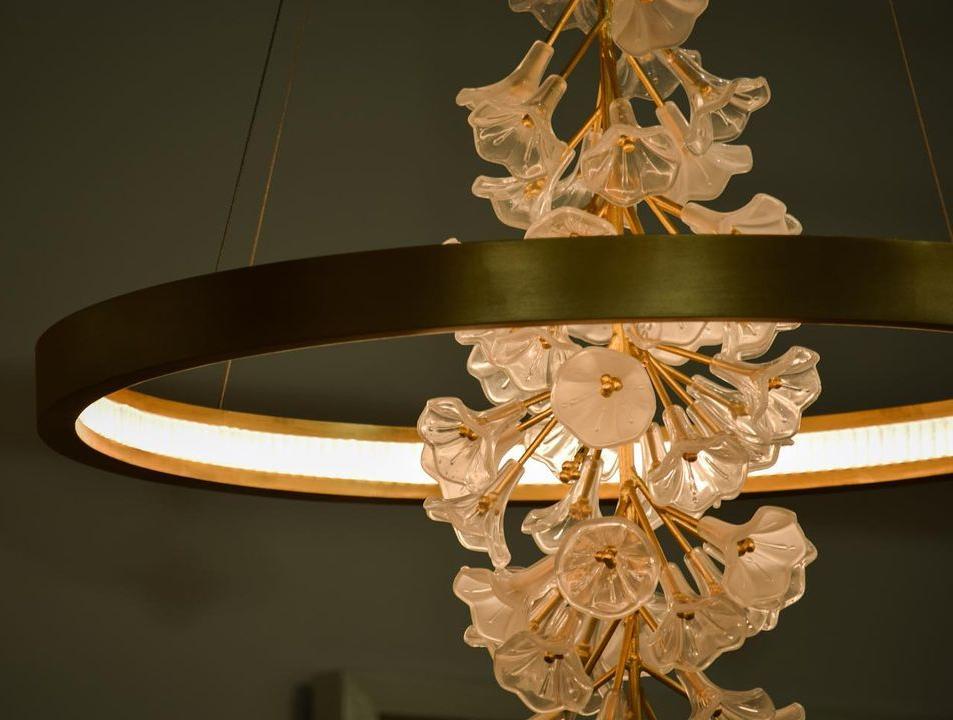 Modern Art Design Vertical Flower Chandelier for Low-Ceiling