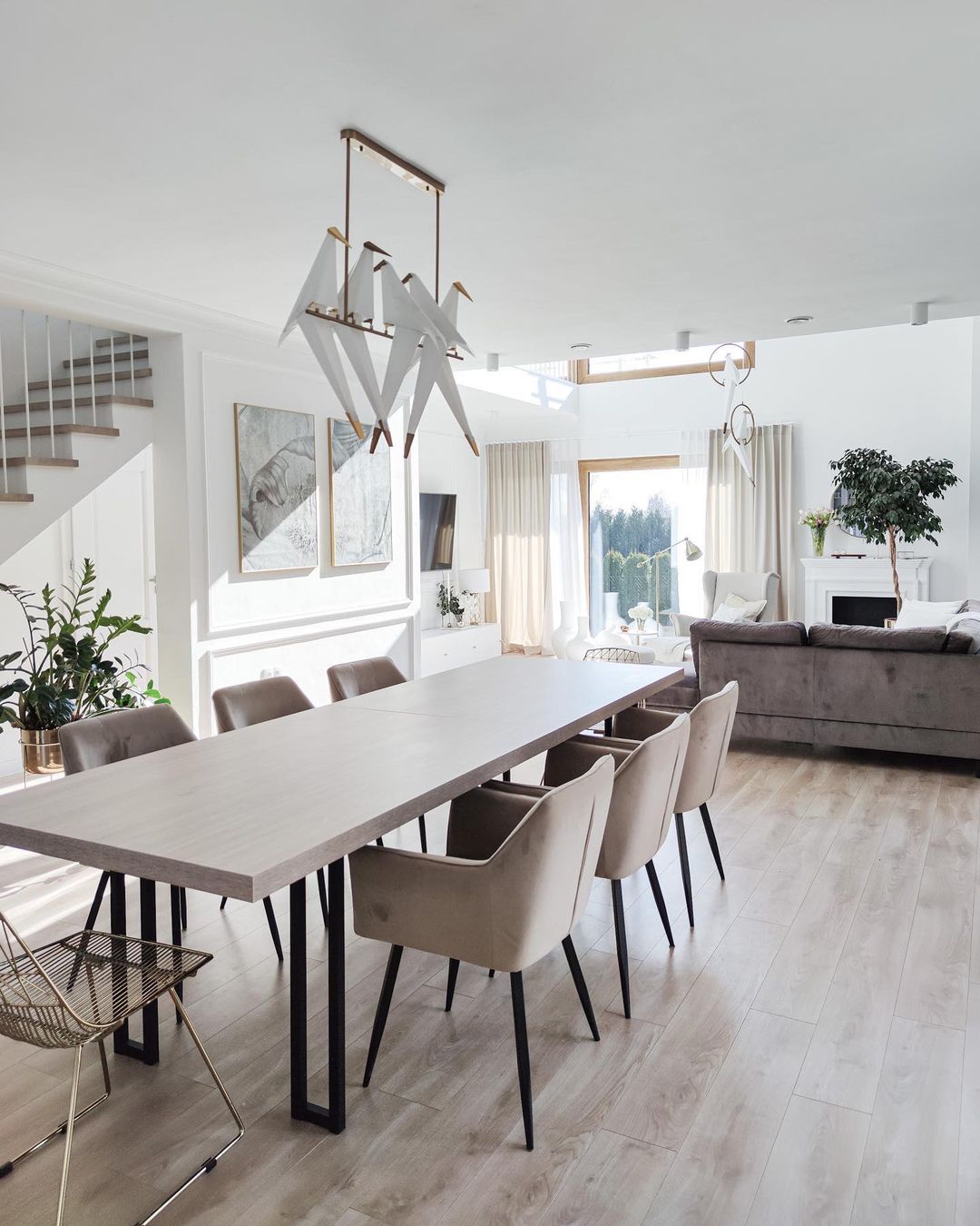 Modern Sitting Birds Pendant Light for Dining / living Room / staircase / foyer