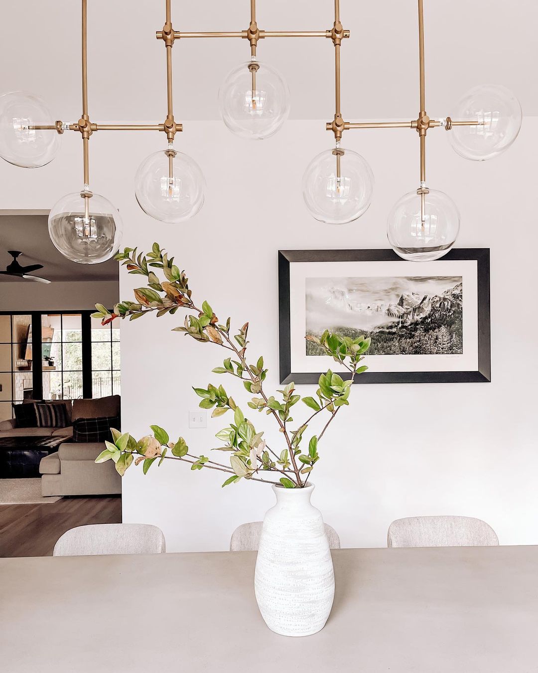 Nordic Clear Sphere Glass Chandelier in Black / gold Finish for Dinning Room / kitchen Island