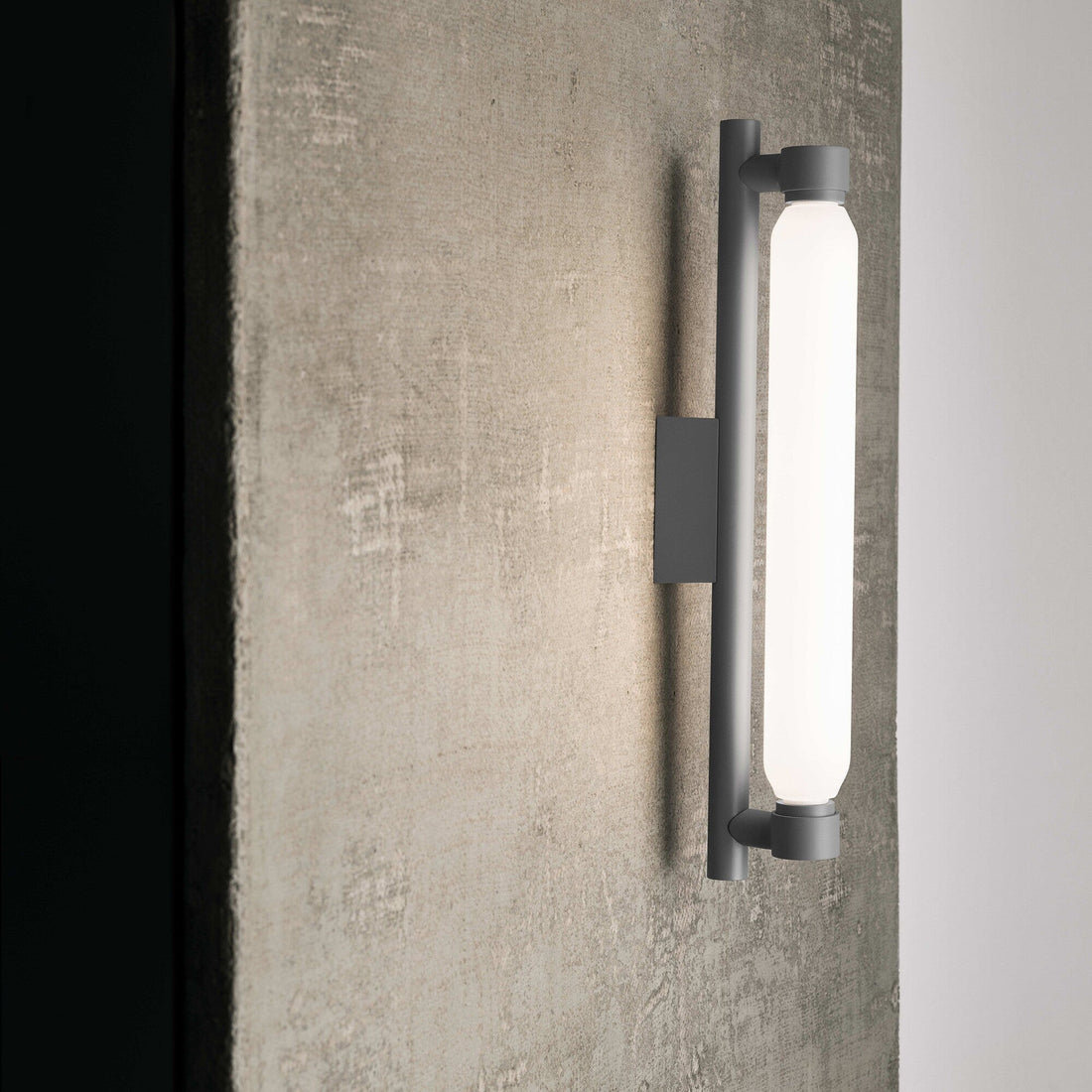 La Roche Wall Lamp
