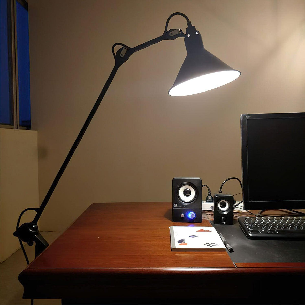 Clip-on Table Lamp 8.3″