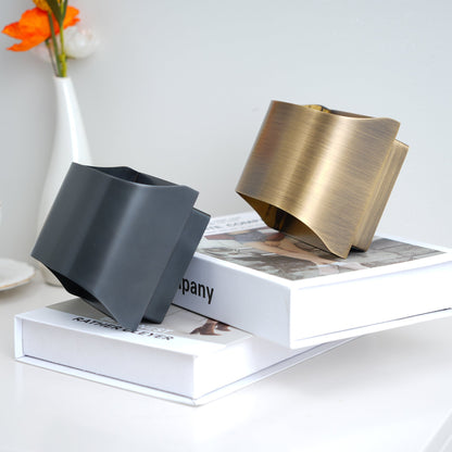 Leclerc Modern Brass Wall Light