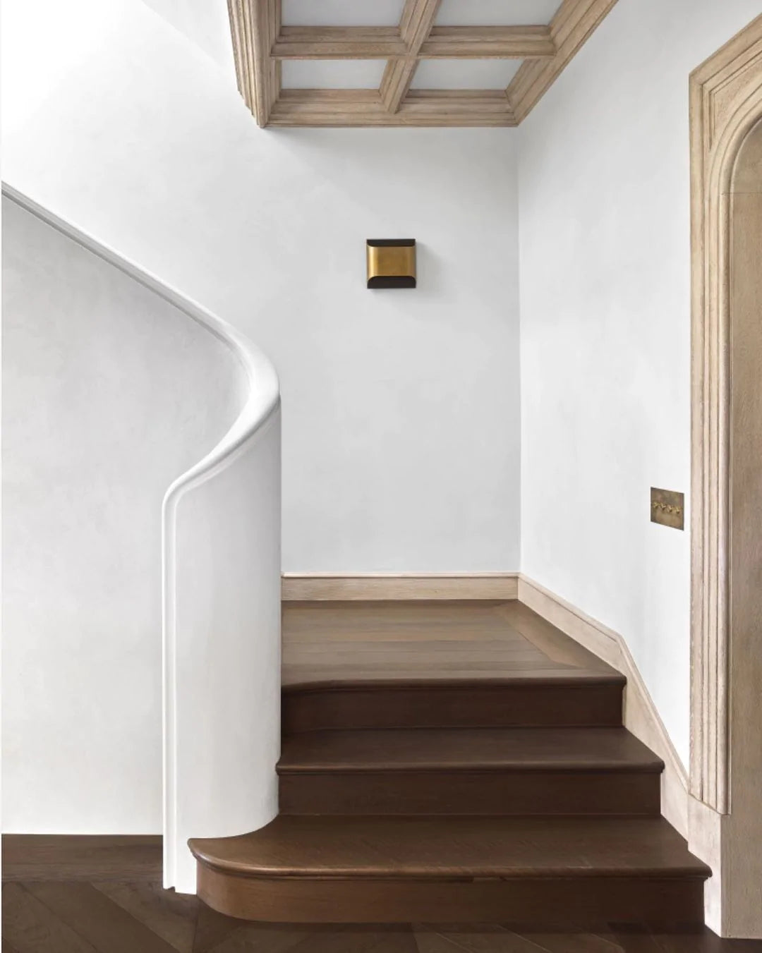 Leclerc Modern Brass Wall Light