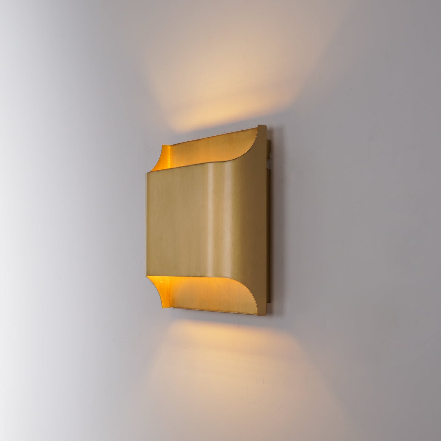 Leclerc Modern Brass Wall Light
