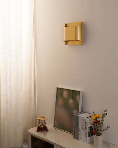 Leclerc Modern Brass Wall Light