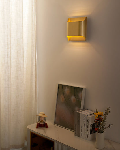 Leclerc Modern Brass Wall Light