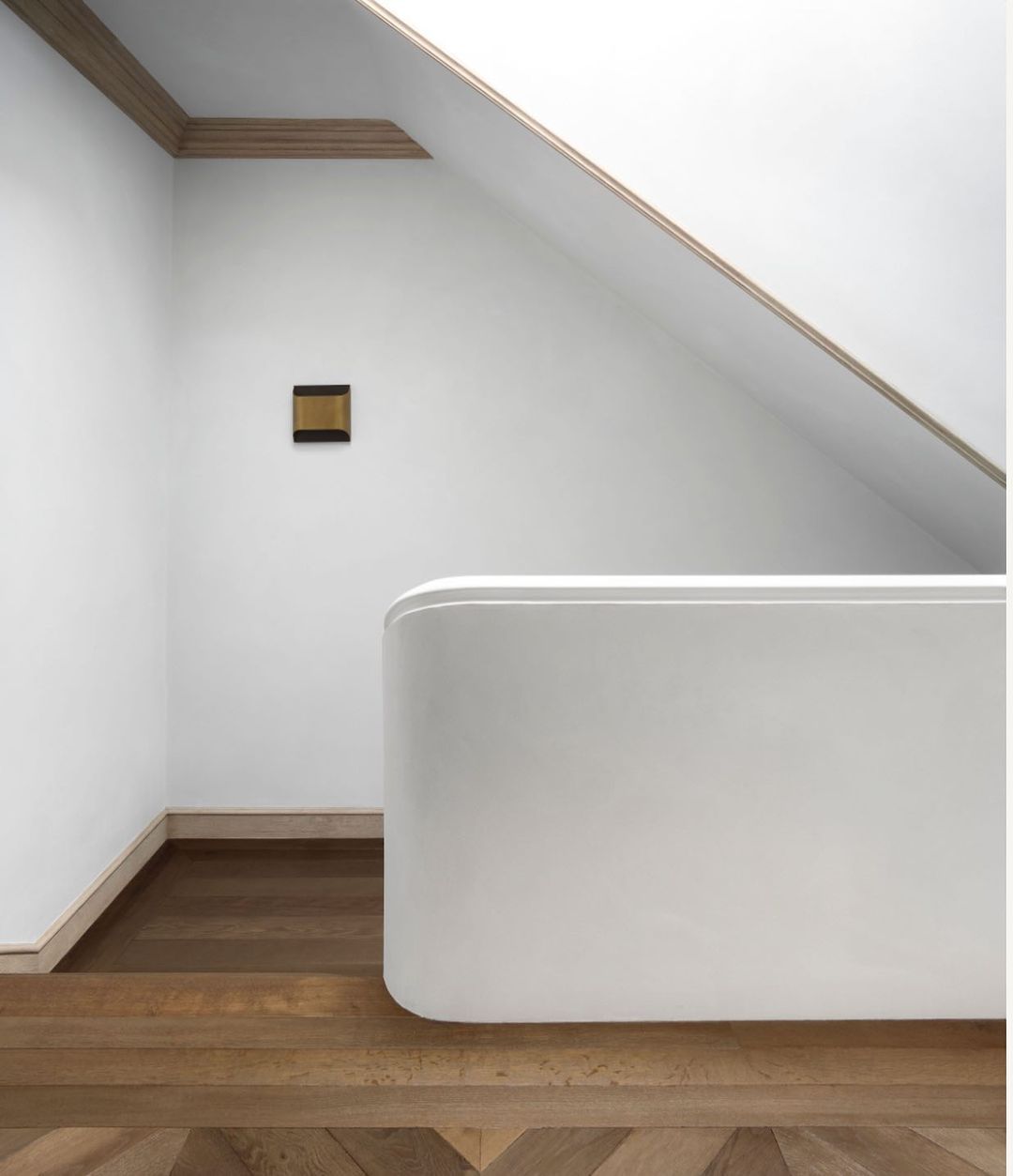 Leclerc Modern Brass Wall Light