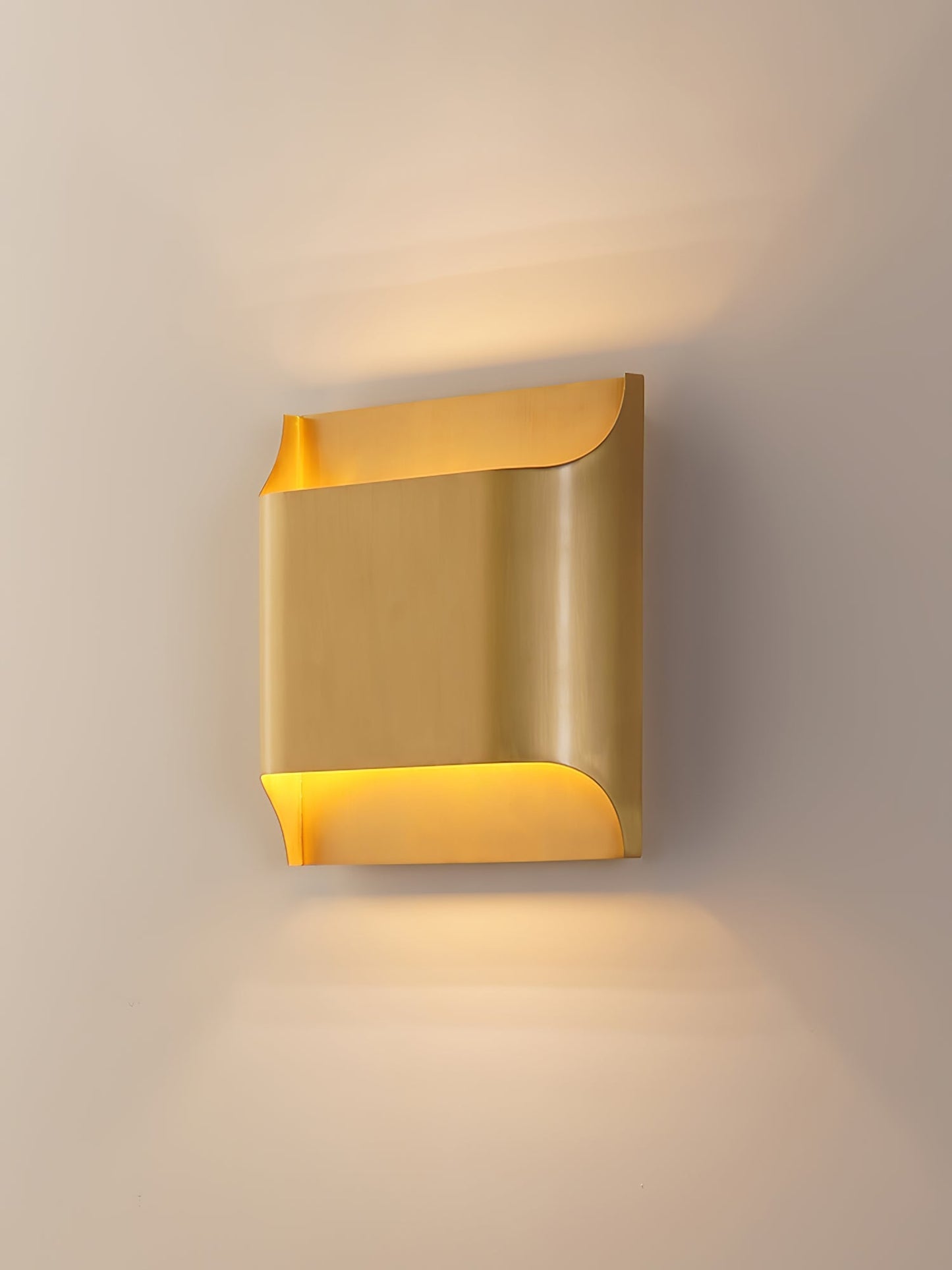 Leclerc Modern Brass Wall Light