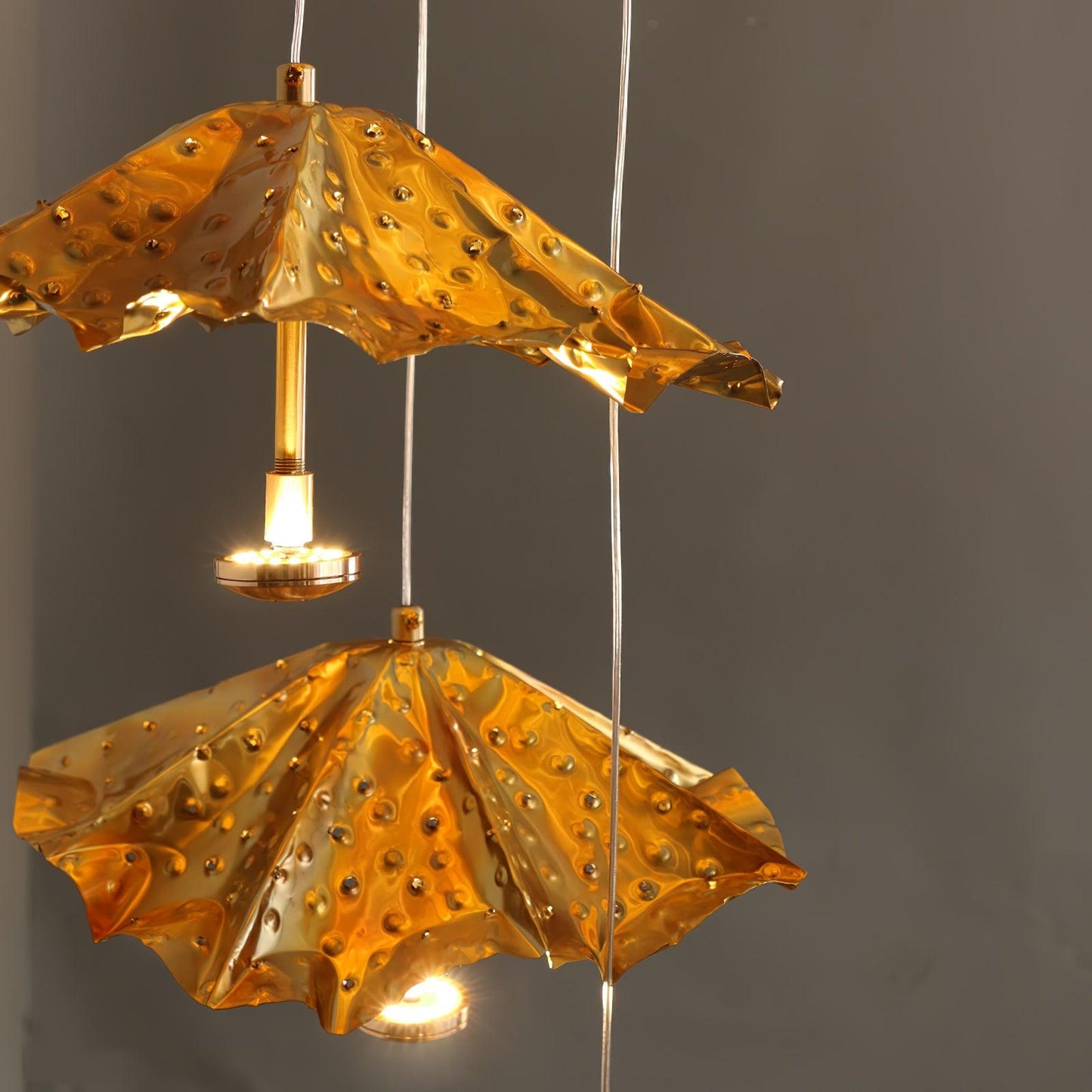 Livra Leaf Chandelier - Manohaus