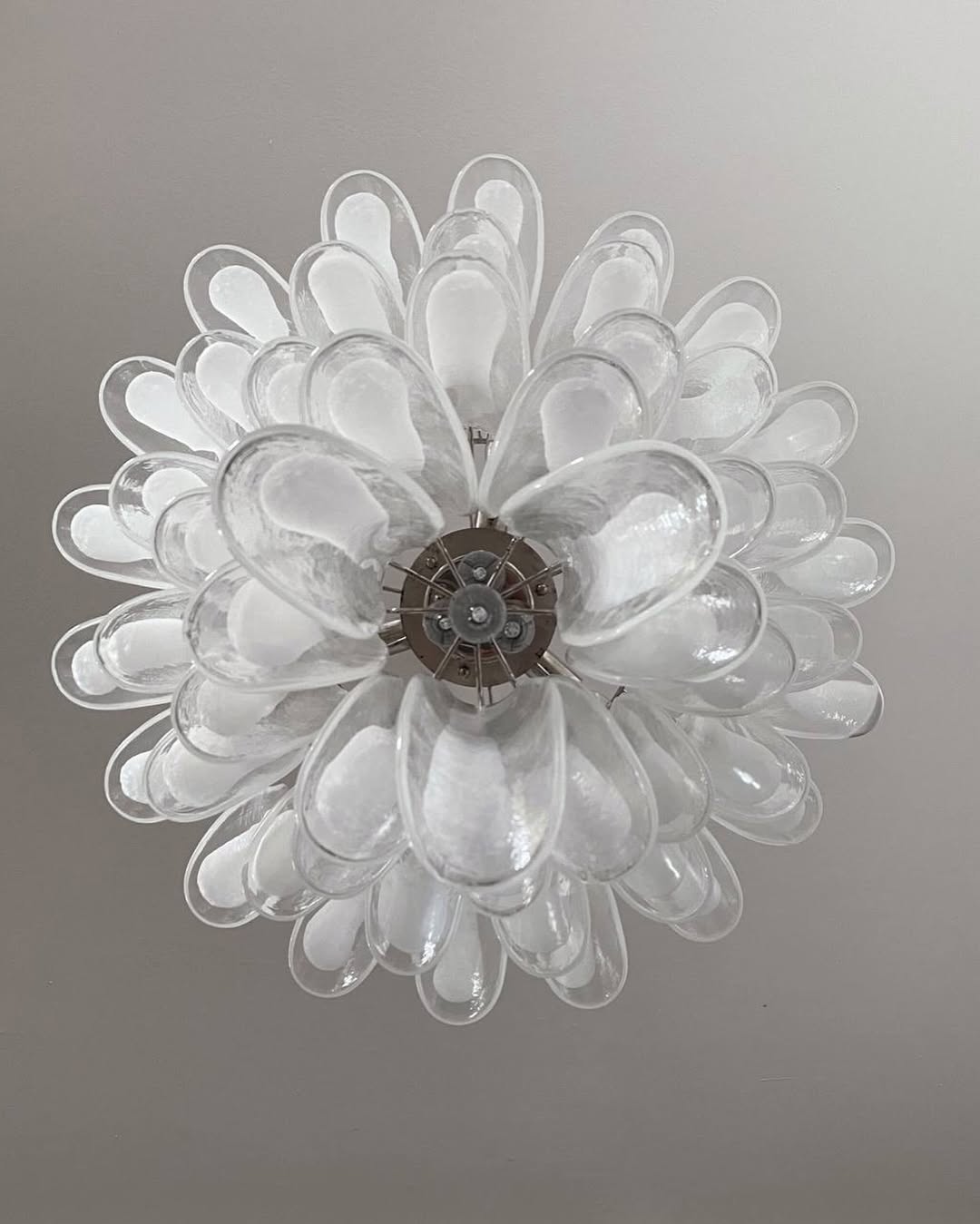 Murano Glass Chandelier – 75 Petals – Transparent