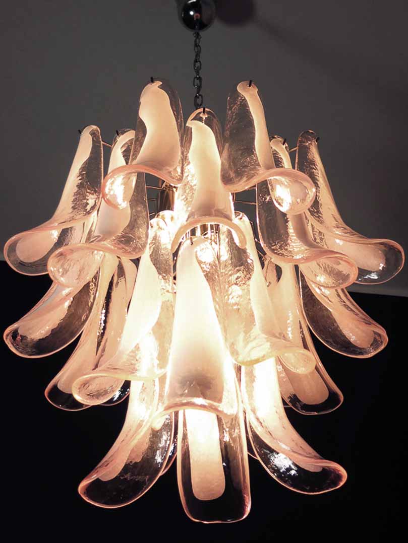 Murano Glass Chandelier – 26 Petals – Pink