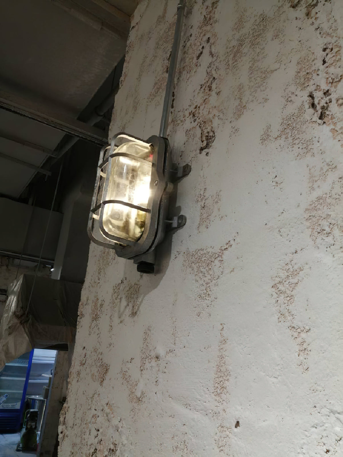 Hamilton Wall Light